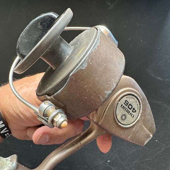 Vintage Daiwa 406 Spinning Fishing Reel Freshwater Saltwater - Picture 4 of 5